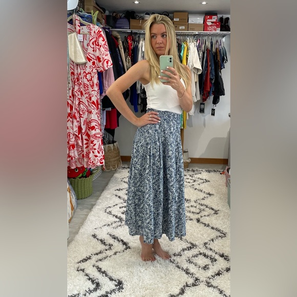 seasalt Dresses & Skirts - SEASALT ladies midi skirt cotton blue white floral size 8 Aline pleated casual